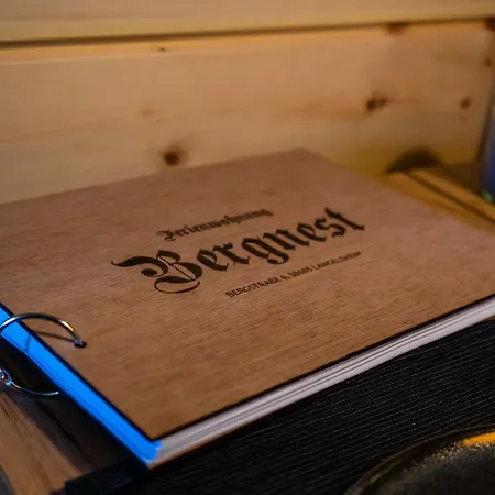 Bergnest- Stylische, Gemuetliche Mit Sauna アパート *